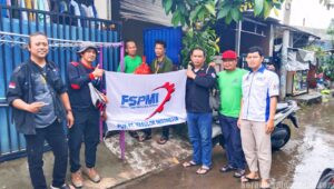 PUK SPAI FSPMI PT Yasulor Indonesia Salurkan Solidaritas Banjir ke Anggota Terdampak di Puri Cikarang Hijau