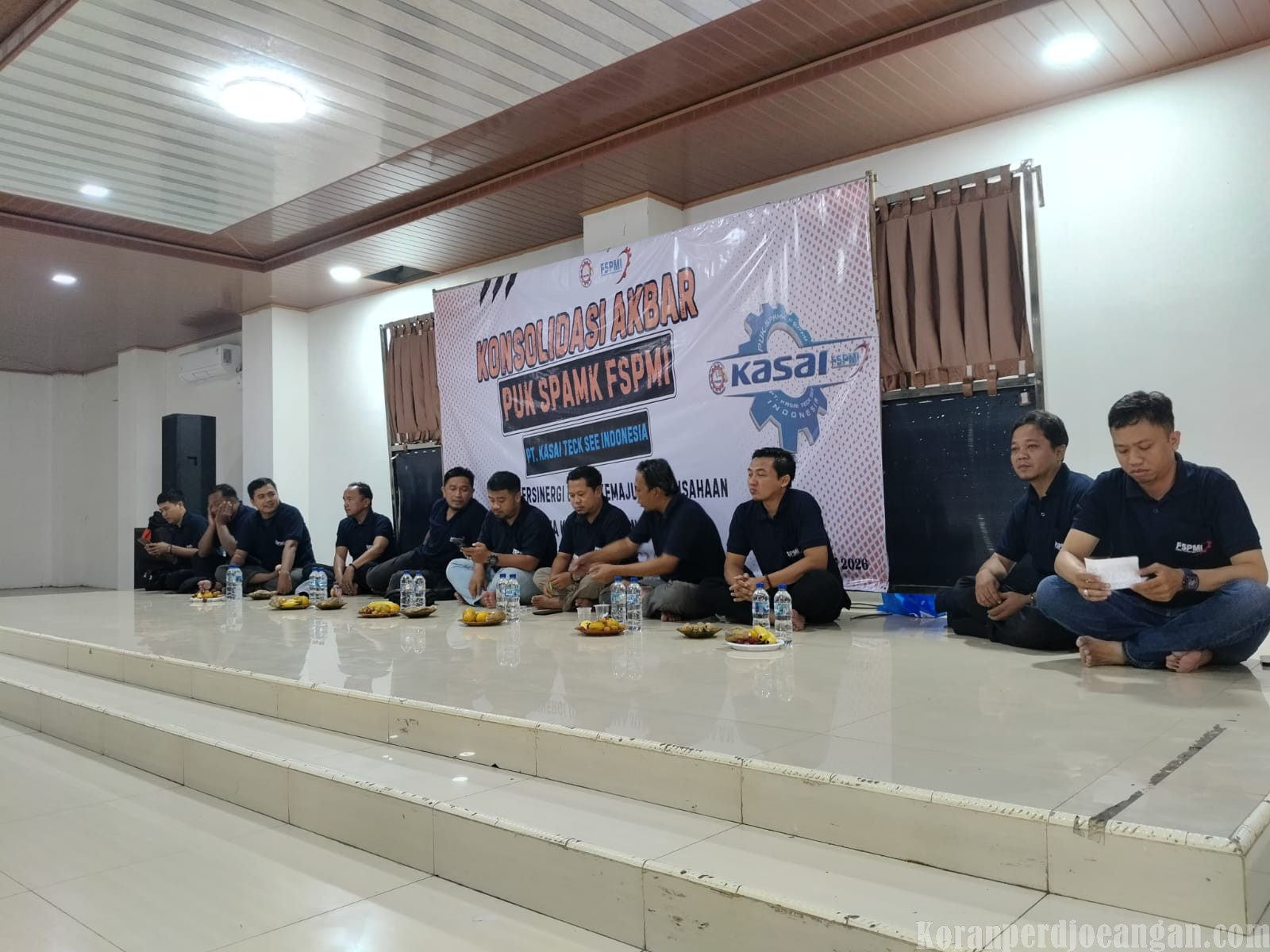 Tak Peduli Hujan dan Banjir, PUK SPAMK FSPMI PT KTSI Buktikan “Susah Senang Ya Solidarity”