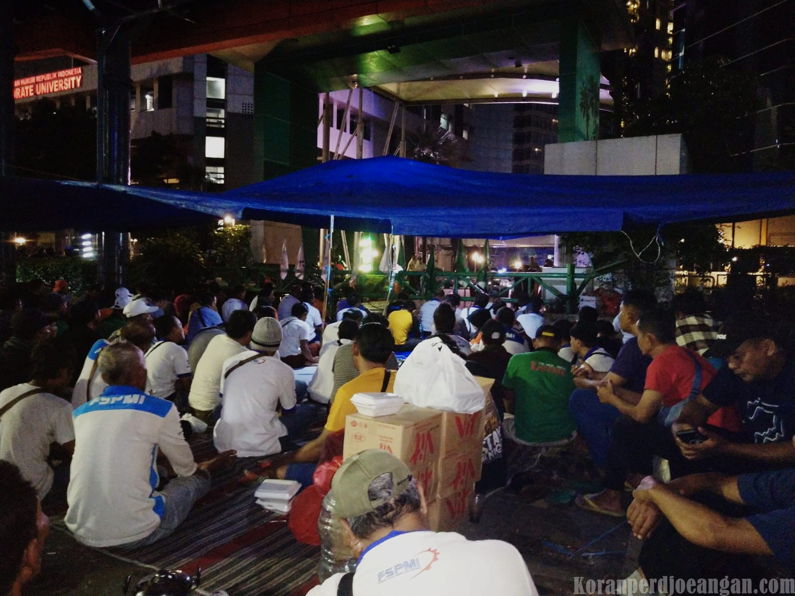 Usir Iblis-Iblis Hukum, Karyawan PT PAKERIN Gelar Istighosah Dikantor Kemenkum RI