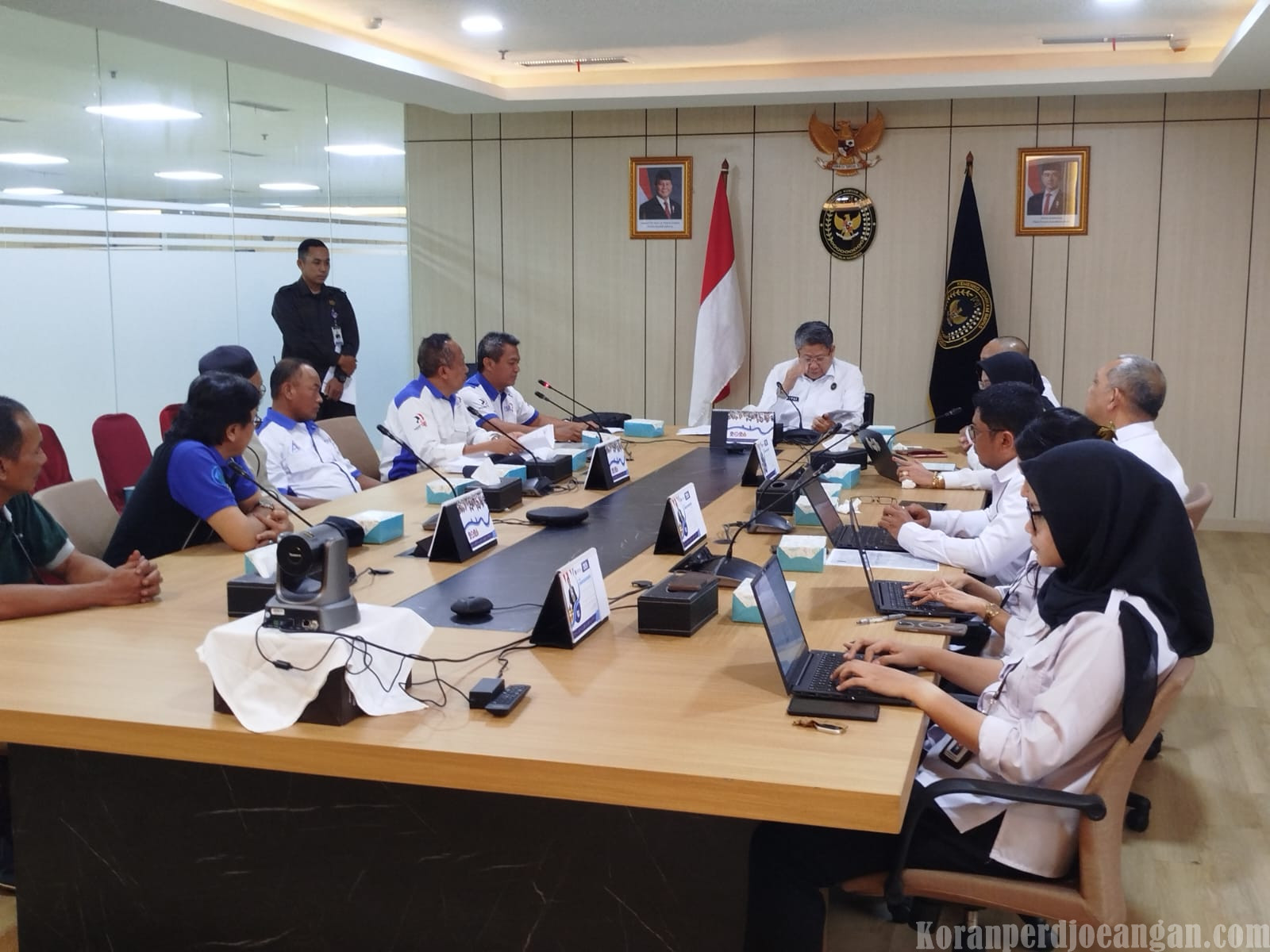 FSPMI dan LBH Dampingi Buruh PAKERIN Audiensi dengan Kemenko Hukum dan HAM