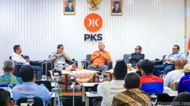 Negara Diminta Berhenti Memihak Industri Saja, Kemenaker Dorong Kesejahteraan Buruh Jadi Ukuran Kemajuan Negara Diminta Berhenti Memihak Industri Saja, Kemenaker Dorong Kesejahteraan Buruh Jadi Ukuran Kemajuan