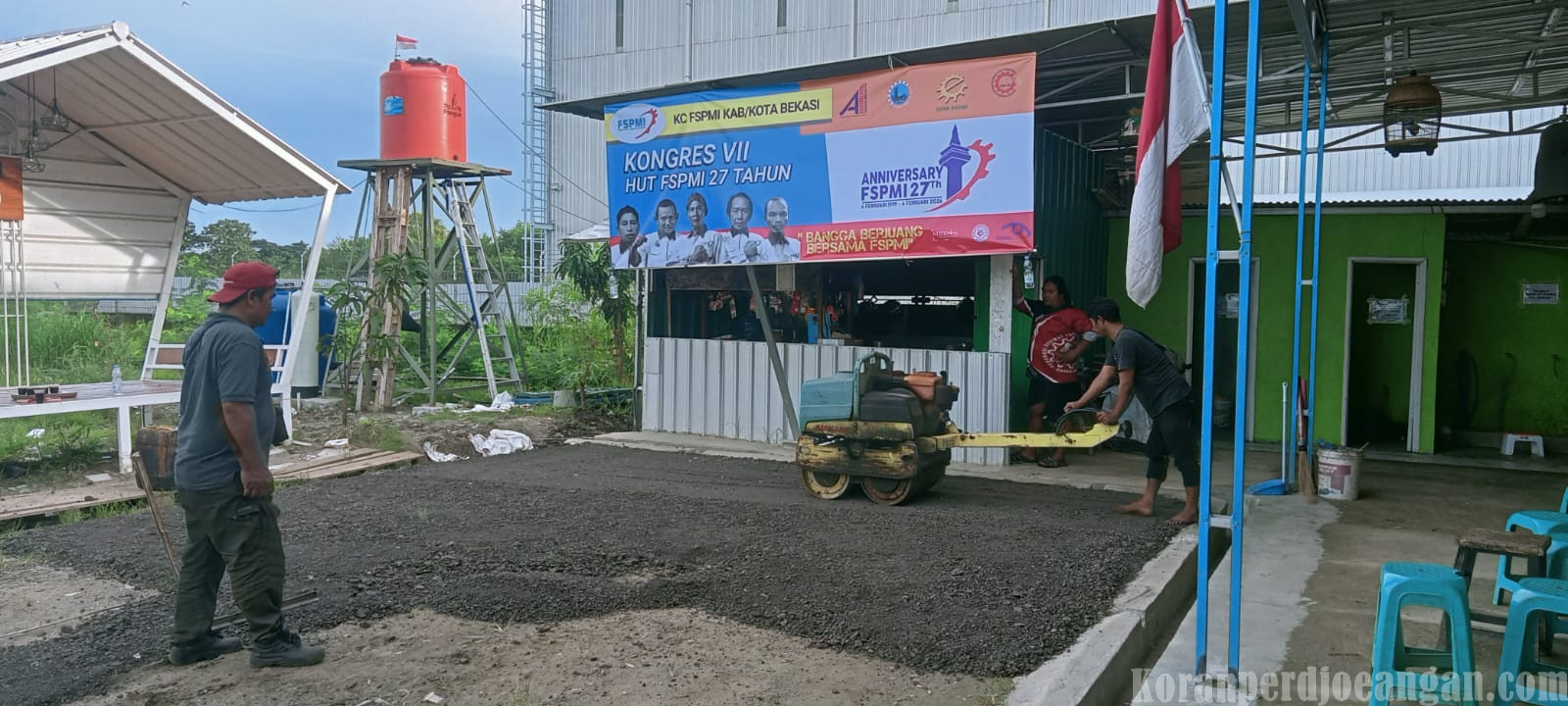 New Omah Buruh Berbenah, PUK SPAMK FSPMI PT. Musashi Bantu Pengaspalan Jalan