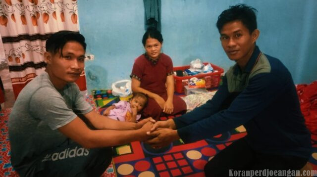 Istri Lahiran Anak Kedua, Anggota Ini Dikunjungi PUK SPPK FSPMI PT RSK