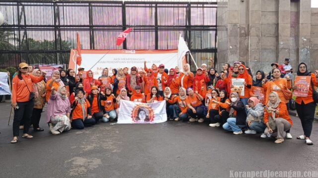 Memperingati Hari Perempuan Internasional, Partai Buruh Demo di DPR RI Usung Sepuluh Tuntutan