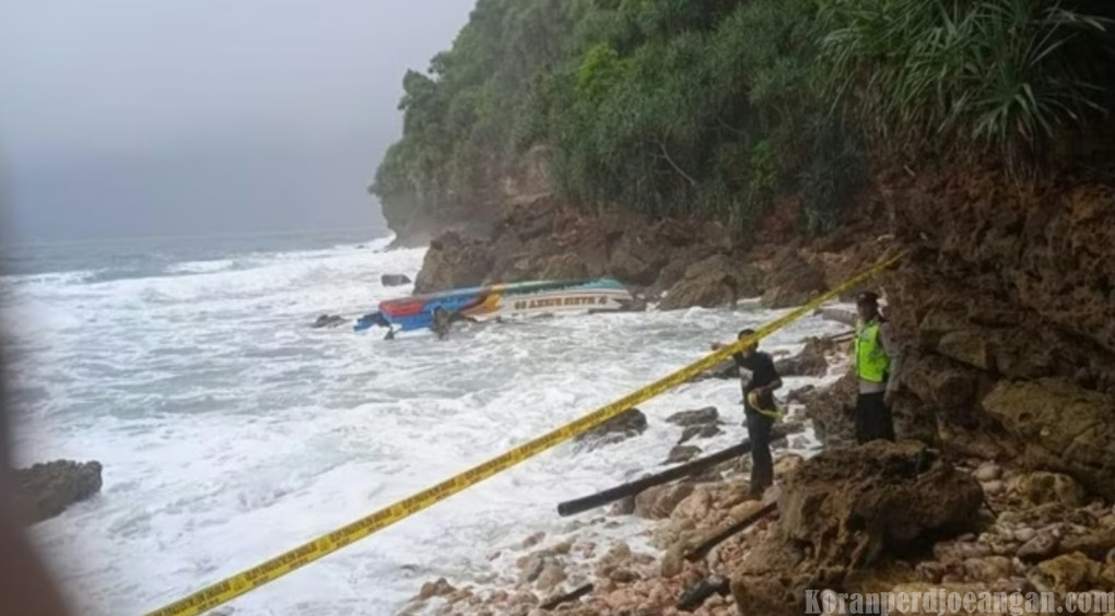 Nelayan Trenggalek Hilang di Laut Selatan, Perahu Terbalik di Pantai Wonogiri