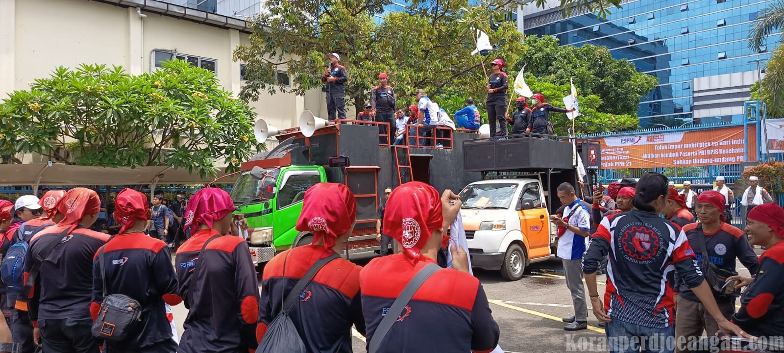 Aksi Buruh di Kemenaker, Ketum PP SPAMK FSPMI Soroti Impor Pickup