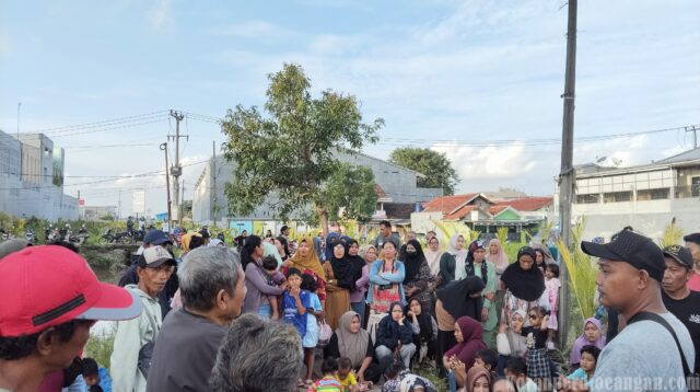 Empat Bulan Pasca Penggusuran, Warga Karangsinom Bersatu Perjuangkan Realisasi Rumah Relokasi