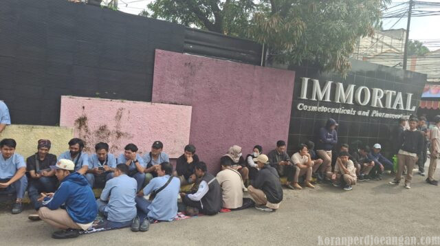 Diduga Intimidasi Serikat Pekerja, 17 Buruh PT Immortal Kosmedica Ditolak Bekerja Usai Mutasi Sepihak