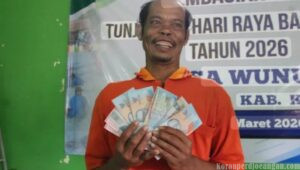 Desa Wunut Klaten Bagikan THR Total 585 Juta untuk 2341 Warga