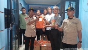 Jelang Idul Fitri, FSPMI Berikan Bingkisan Kepada Pekerja Keamanan dan Anggota yang Masih Aktif Berjuang