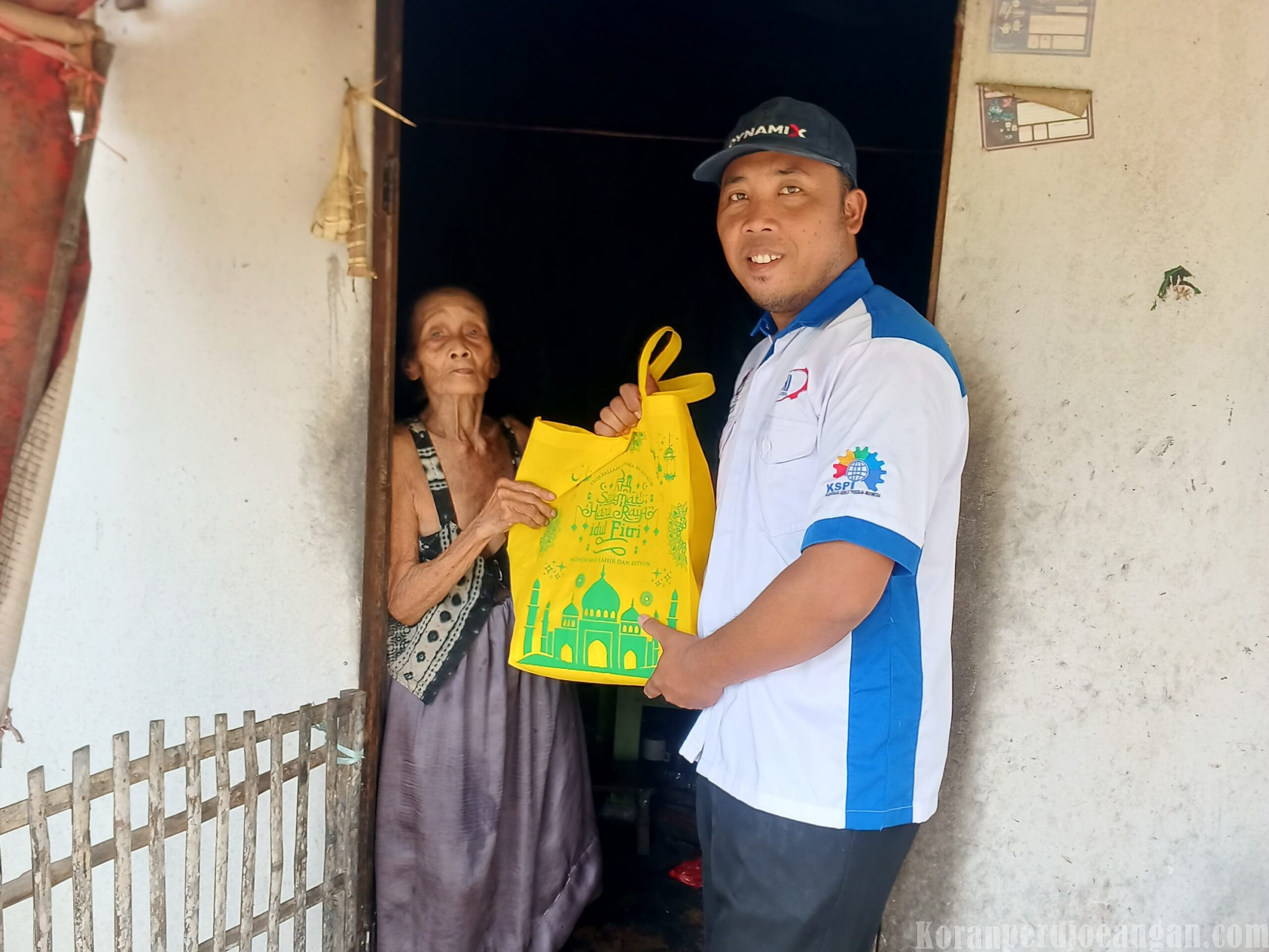 Ramadhan Penuh Makna, PUK SPAI FSPMI PT Target Kelola Securindo Salurkan Sembako untuk Kaum Dhuafa di Enam Desa Ring 1 SBI Tuban