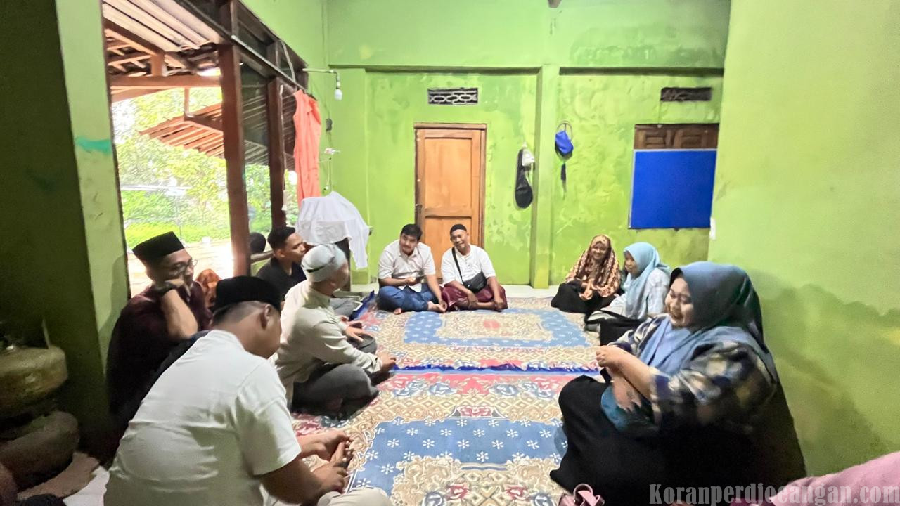 Jaga Tali Persaudaraan, PUK SPAMK FSPMI PT SAMI TF Kunjungi Keluarga Almarhum Ristino