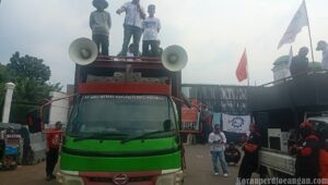 Presiden FSPMI Dalam Aksi Buruh di DPR, Sahkan UU Ketenagakerjaan Baru dan Hapus Outsourcing