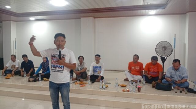 Presiden FSPMI di Konsolidasi Akbar KSPI Karawang: Buruh Masih Seperempat Manusia