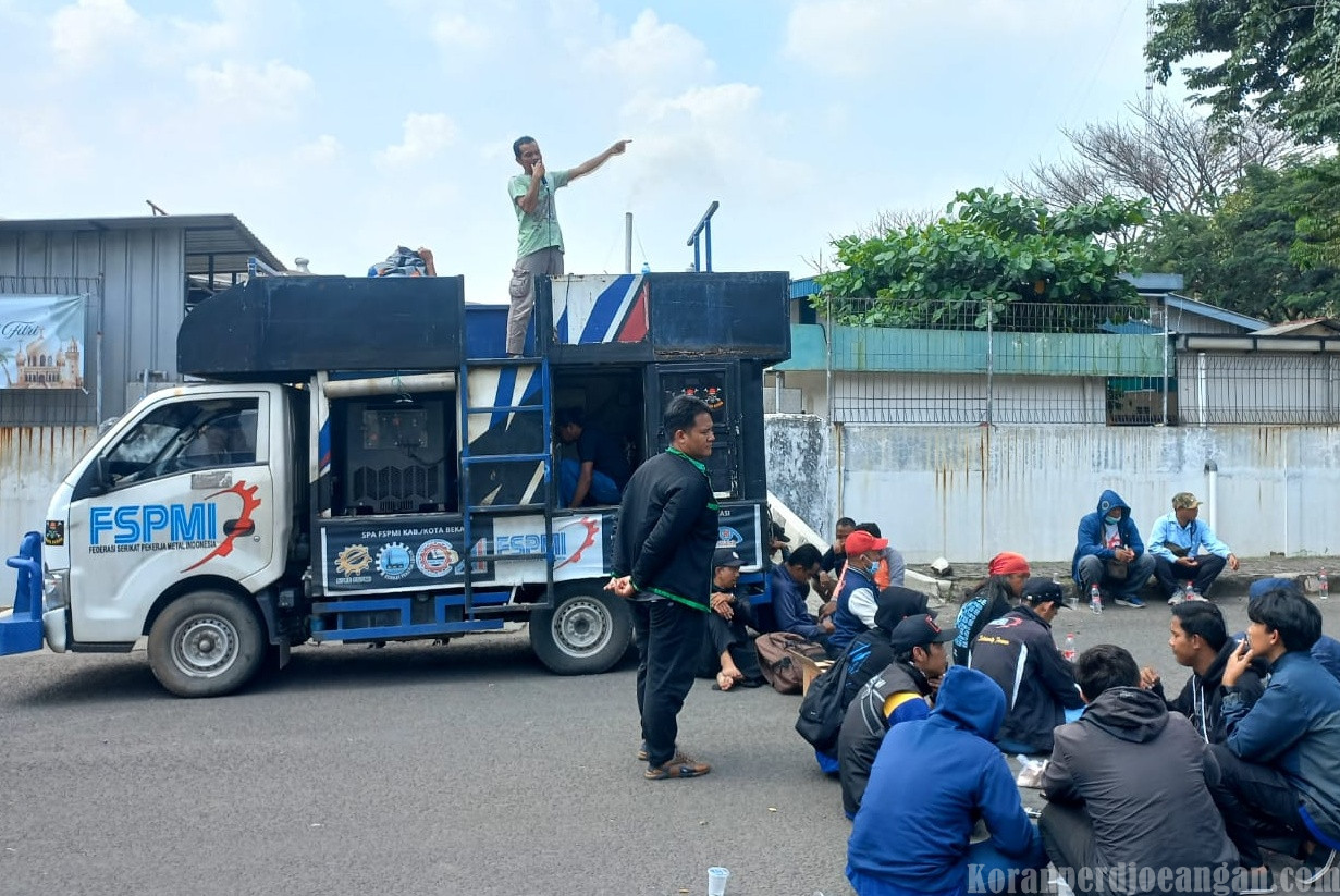 Belum Ada Kesepakatan, Aksi Solidaritas di PT. GDSK Tetap Berlanjut Hingga Hari ke 4