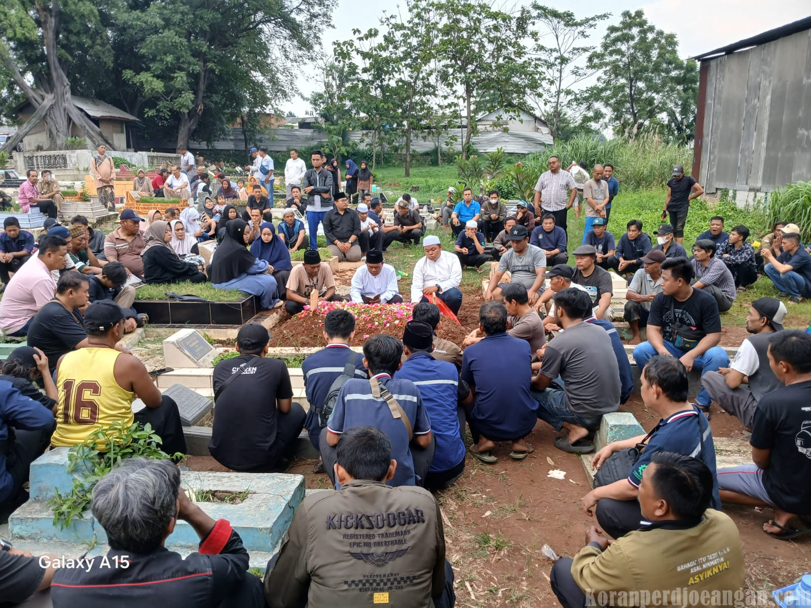 Ketua PUK Indocorr Packaging Cikarang Meninggal, Garda Metal FSPMI Turut Hadiri Prosesi Pemakaman
