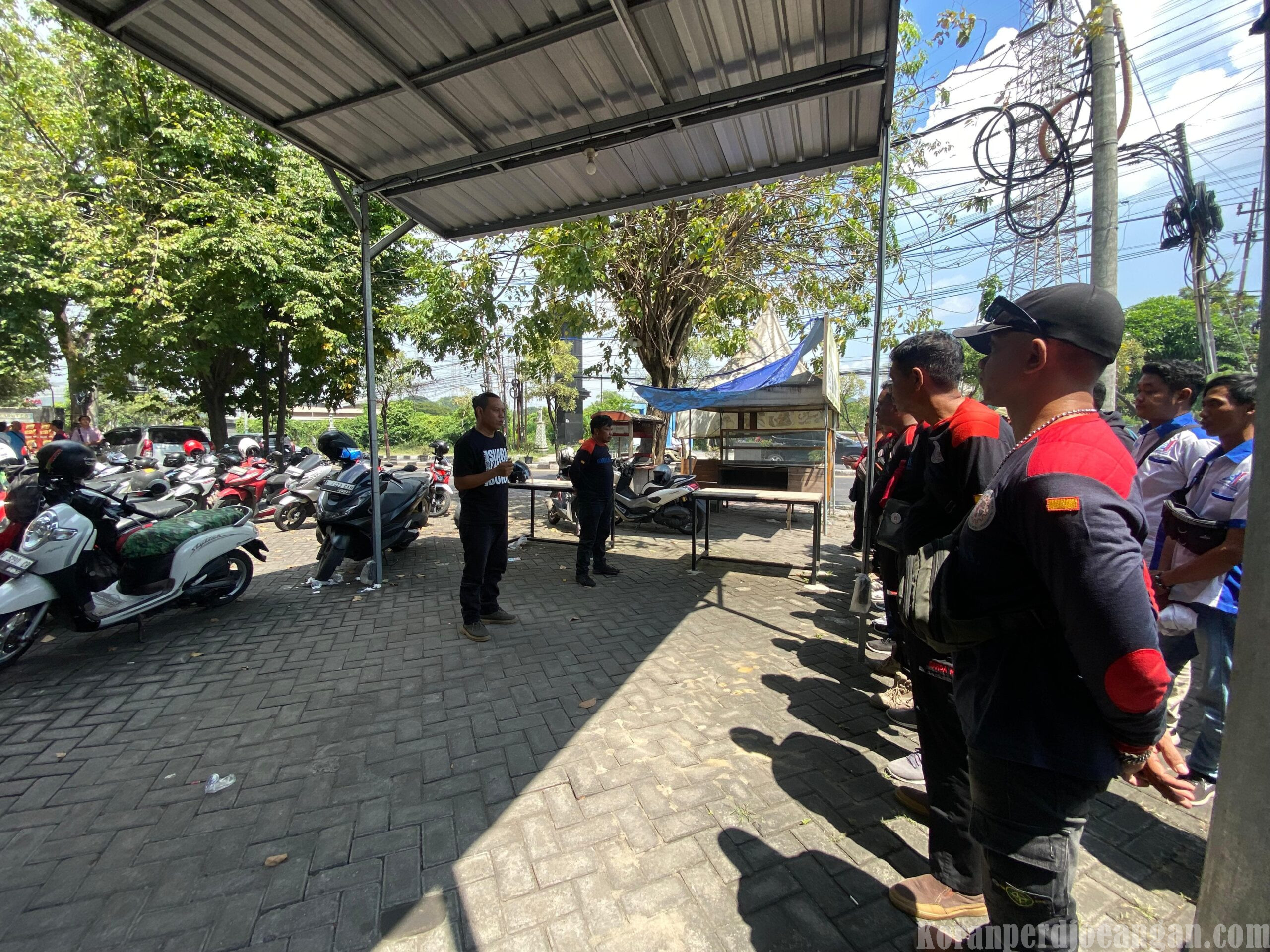 Buruh FSPMI Gresik Gelar Aksi ke BPJS Kesehatan Jatim, Soroti Penonaktifan Sepihak Peserta PPU