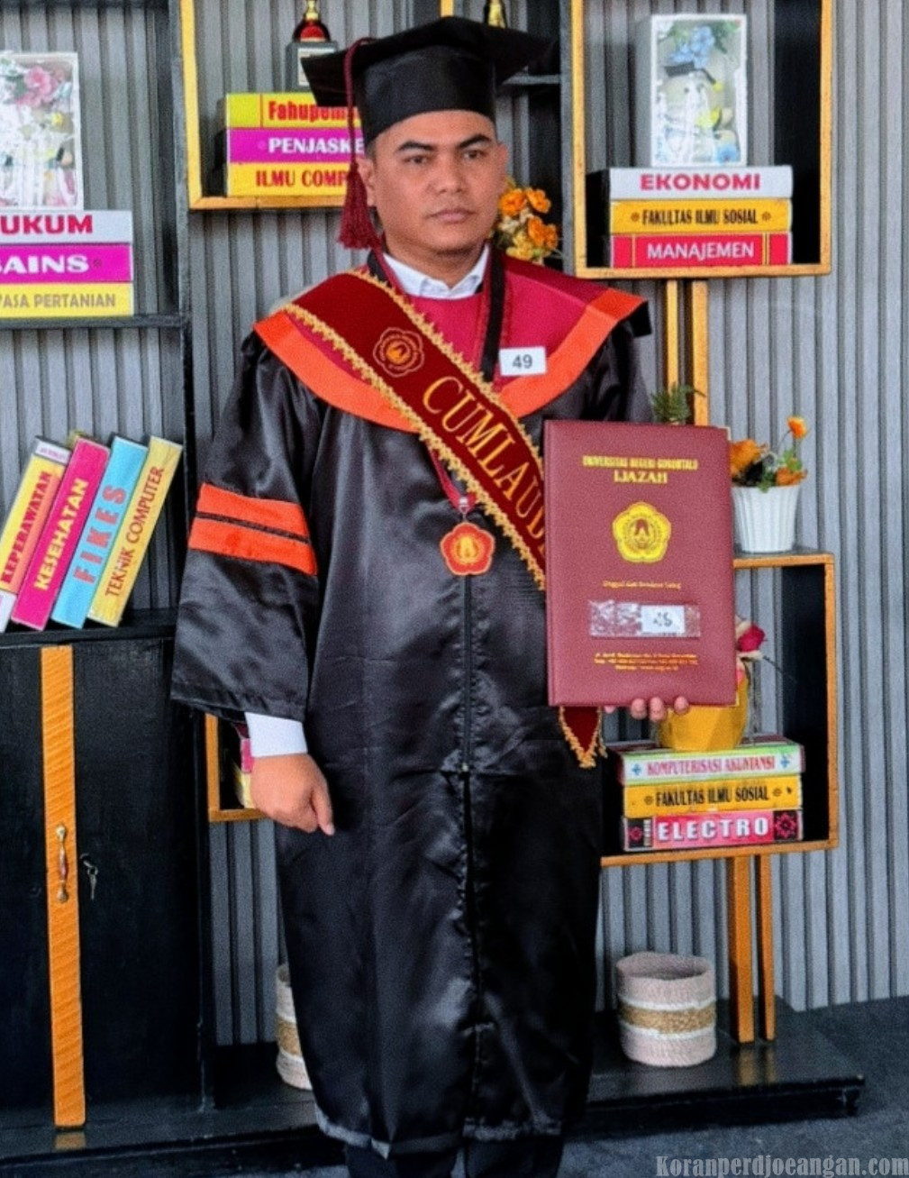 Hakim Adhoc PN Gorontalo dari Keluarga Besar SPLP FSPMI Raih Gelar Magister Hukum Cum Laude