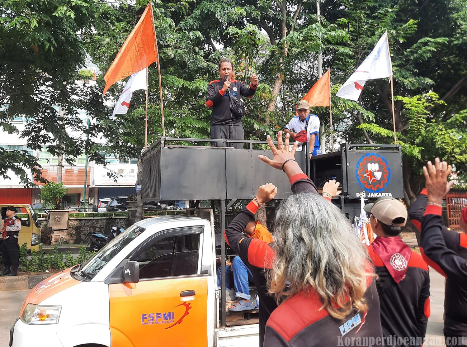 Garda Metal FSPMI di Garda Terdepan, Kawal Aksi Buruh Menuju DPR RI dengan Disiplin dan Soliditas Tinggi