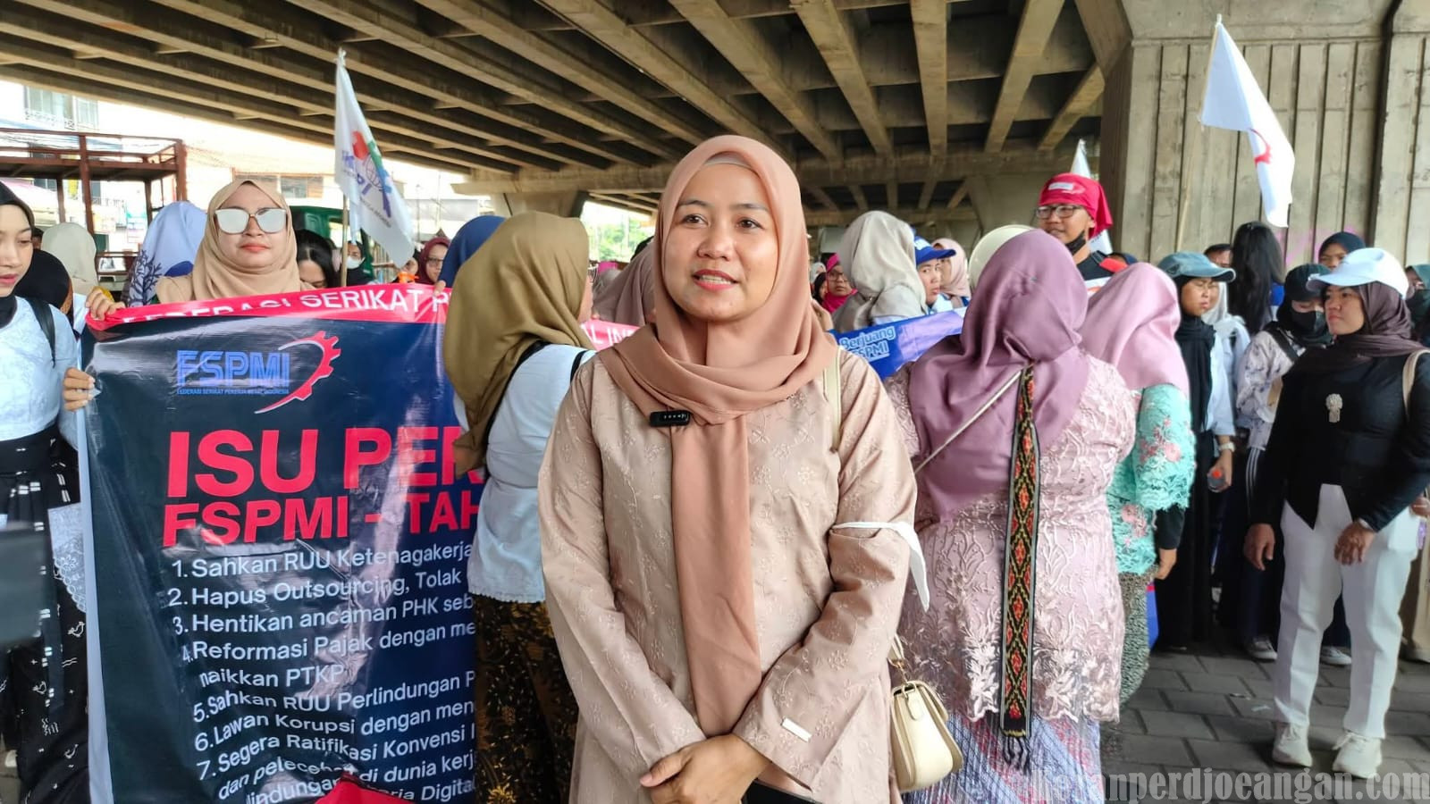 Istri Presiden FSPMI Turut Hadiri Perayaan Hari Kartini Bersama Perempuan Metal FSPMI Bekasi