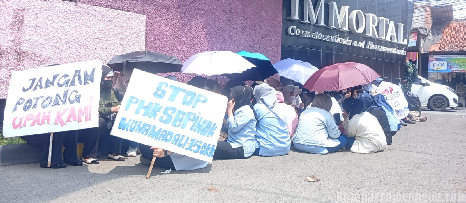 Puluhan Pekerja Perempuan Ikut Aksi, Tuntut Hak di PT Immortal Cosmedika Indonesia
