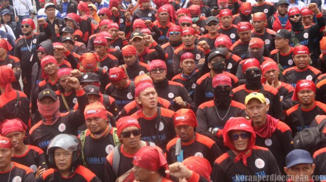 Ratusan Ribu Buruh Siap Kepung Istana, Tagih Janji Penghapusan Outsourcing dan Upah Layak