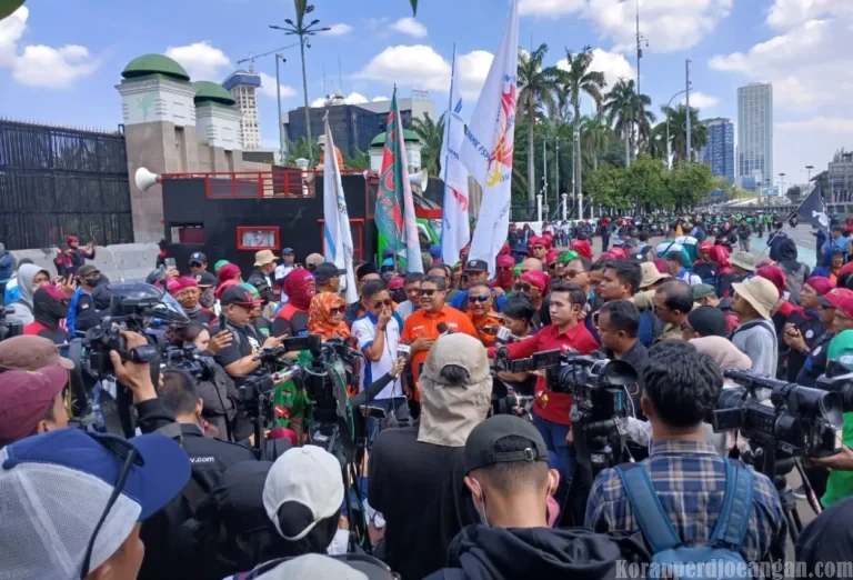 Ribuan Buruh FSPMI Siap Kepung DPR RI: Tagih Janji Pemerintah soal UU Ketenagakerjaan Baru