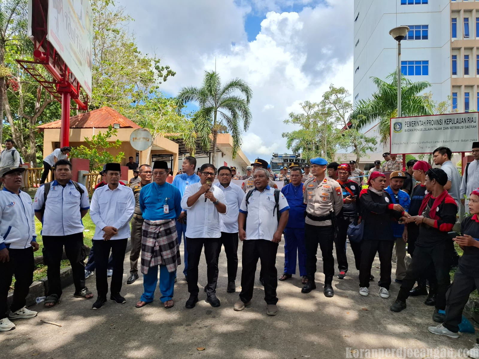 Disnaker Kepri Tanggapi Tuntutan Buruh, Siap Teruskan Aspirasi ke Pemerintah Pusat