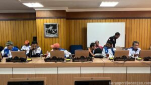 Aksi Buruh FSPMI di Semarang Siap Kawal Dukungan DPRD Jateng untuk UU Ketenagakerjaan Baru dan Penghapusan Outsourcing