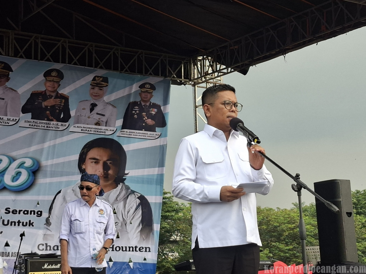 May Day 2026: Gubernur Andra Soni Tegaskan Percaloan Tenaga Kerja Adalah Kejahatan