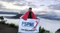 Dari Puncak Bromo, Gaung May Day 2026 Menggema: Suara Perlawanan dari Atas Awan