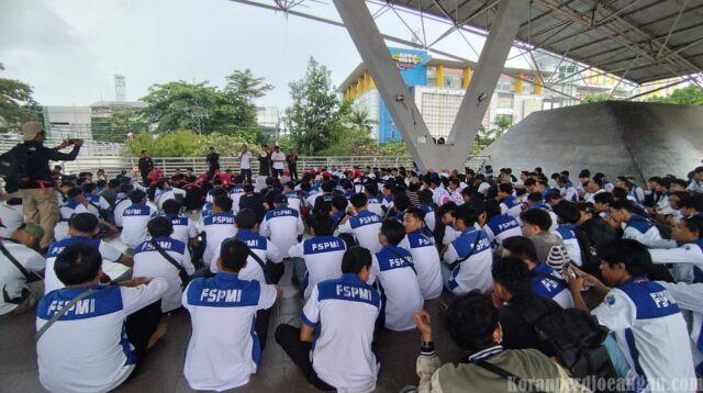 Tempuh Lebih dari 200 Km, Buruh Wajo Ramaikan May Day 2026 di Makassar