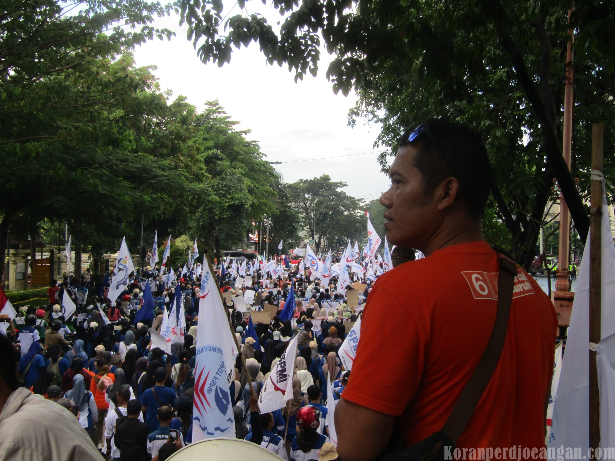 Doni Ariyanto: Jangan Takut hujan, Kita Tunjukkan Bahwa FSPMI Tidak Peduli Hujan atau Panas