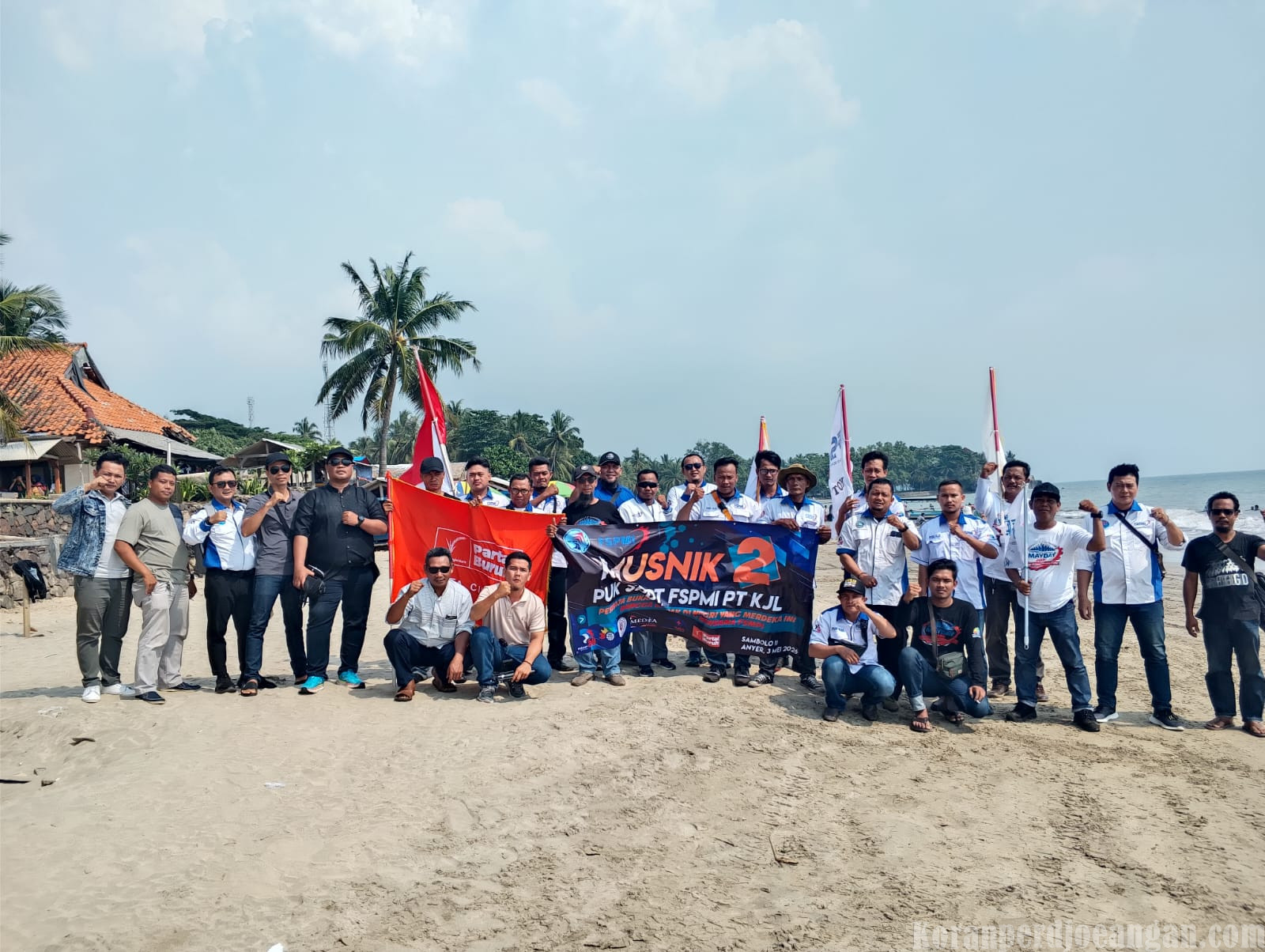 Musnik II Serikat FSPMI PT Krakatau Jasa Logistik Digelar di Pantai Sambolo 2, Sekaligus Tasyakuran Pengangkatan Karyawan Tetap