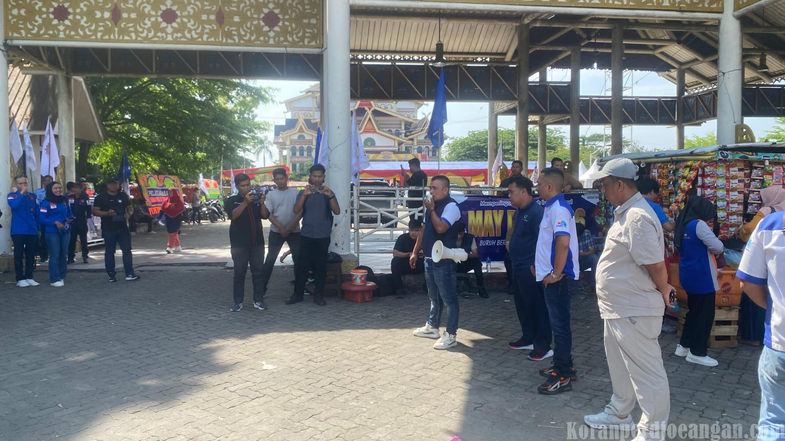 May Day Ratusan Buruh Padati Purna MTQ Pekanbaru, FSPMI Riau Tegaskan Komitmen Perjuangan