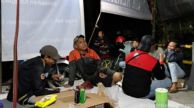 Solid Bergerak: SPAI FSPMI PUK ISS Jatim Indonesia di Tenda PUK SPLP PT Kaleng Raya Indonesia
