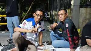Solidaritas Tanpa Batas: PC SPAI Surabaya dan PC SPLP Sidoarjo Bersatu di Tenda Juang PT Kaleng Raya