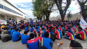 Upah Lembur Tidak Dibayarkan, Buruh Geruduk Indomaret Makassar