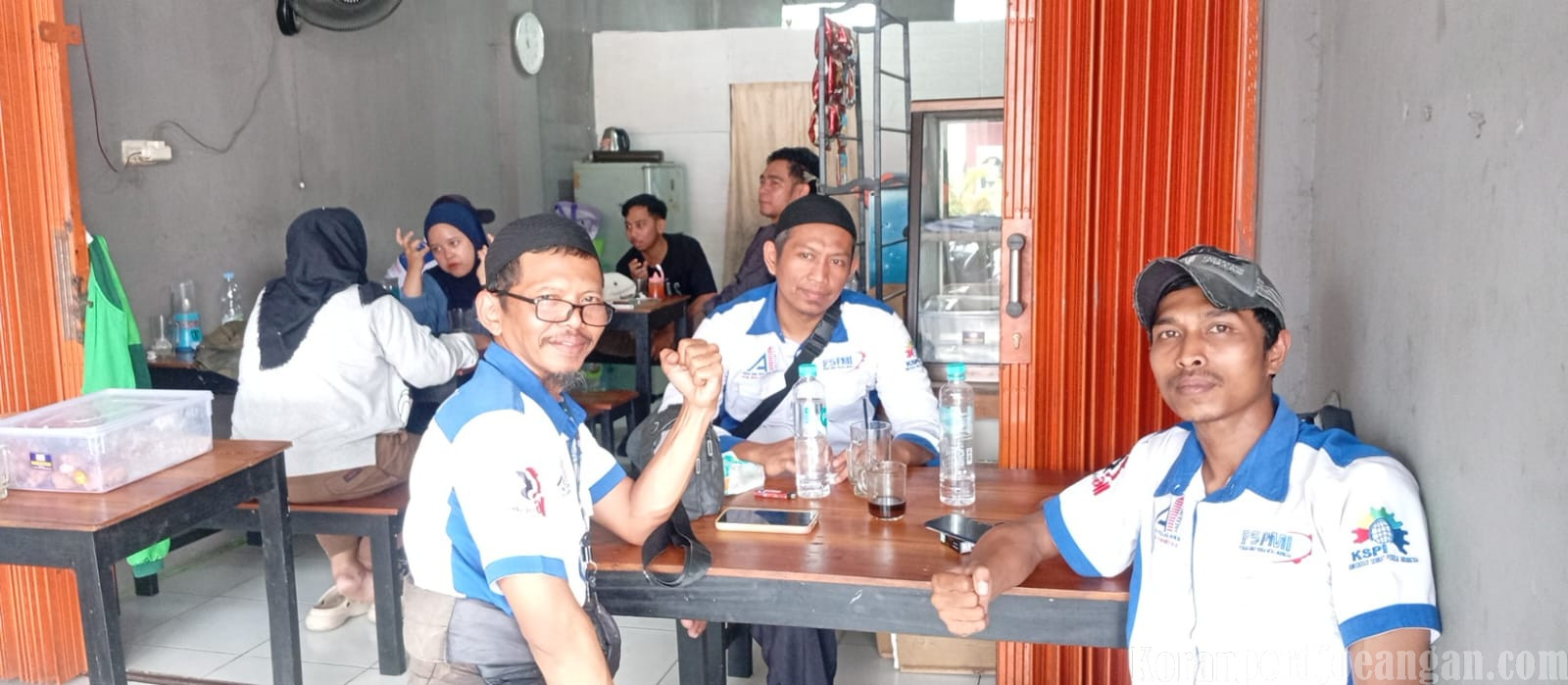 Aksi Solidaritas Serikat FSPMI PT Kreasi Mas Indah