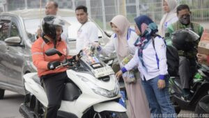 Wujud Kepedulian Sosial, Perempuan FSPMI Gelar Aksi Berbagi di Momen Jumat Berkah