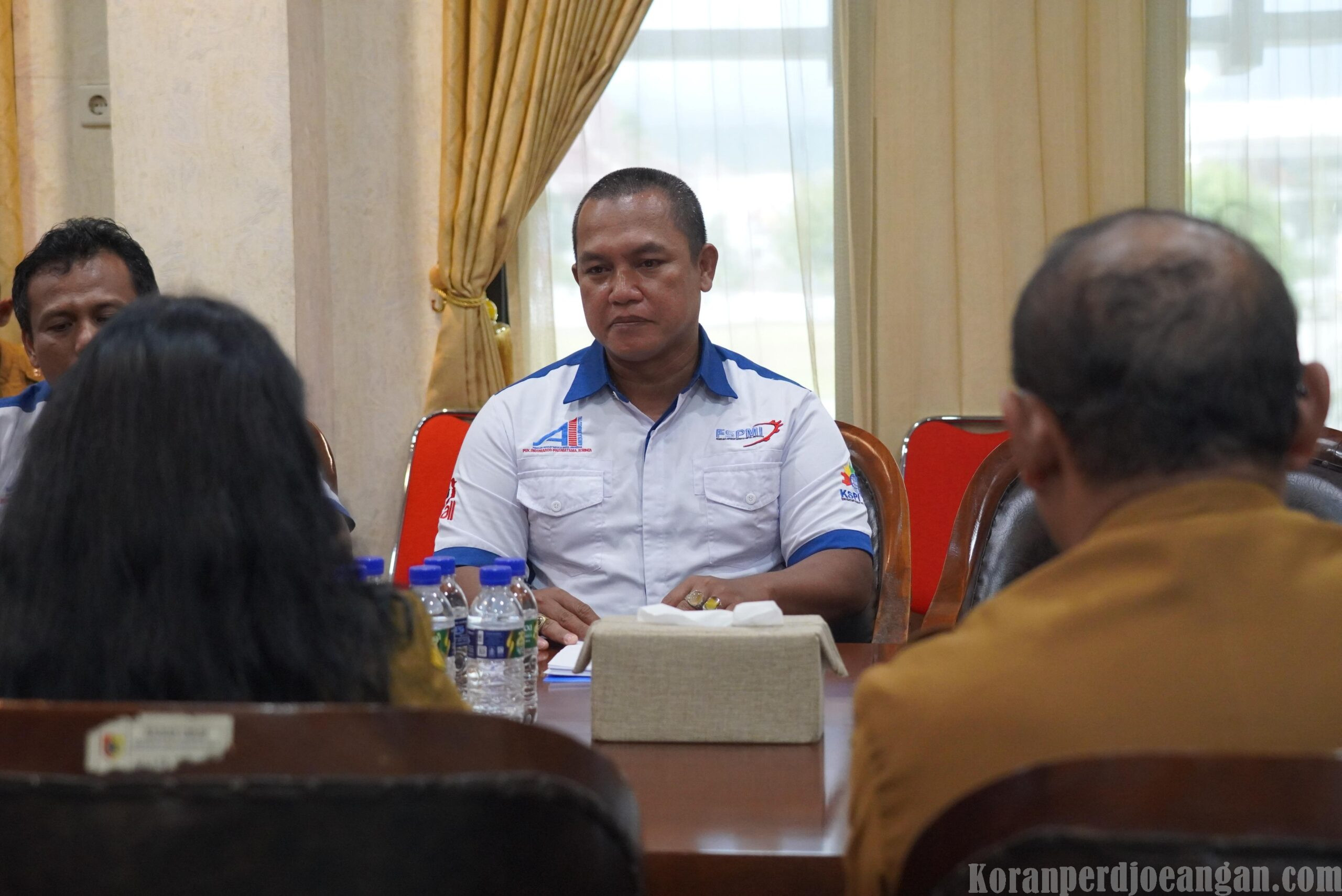 Marah Saat Melihat Pejabat Korupsi, Tapi Diam Saat Hak Lembur “Dikorupsi” Pengusaha
