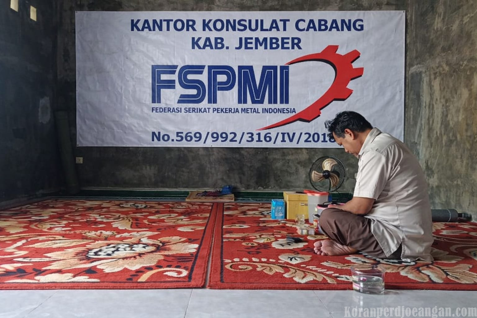 Ditengah Armada Mengalami Trouble, Kantor KC FSPMI Jember Jadi Tempat Istirahat Pekerja