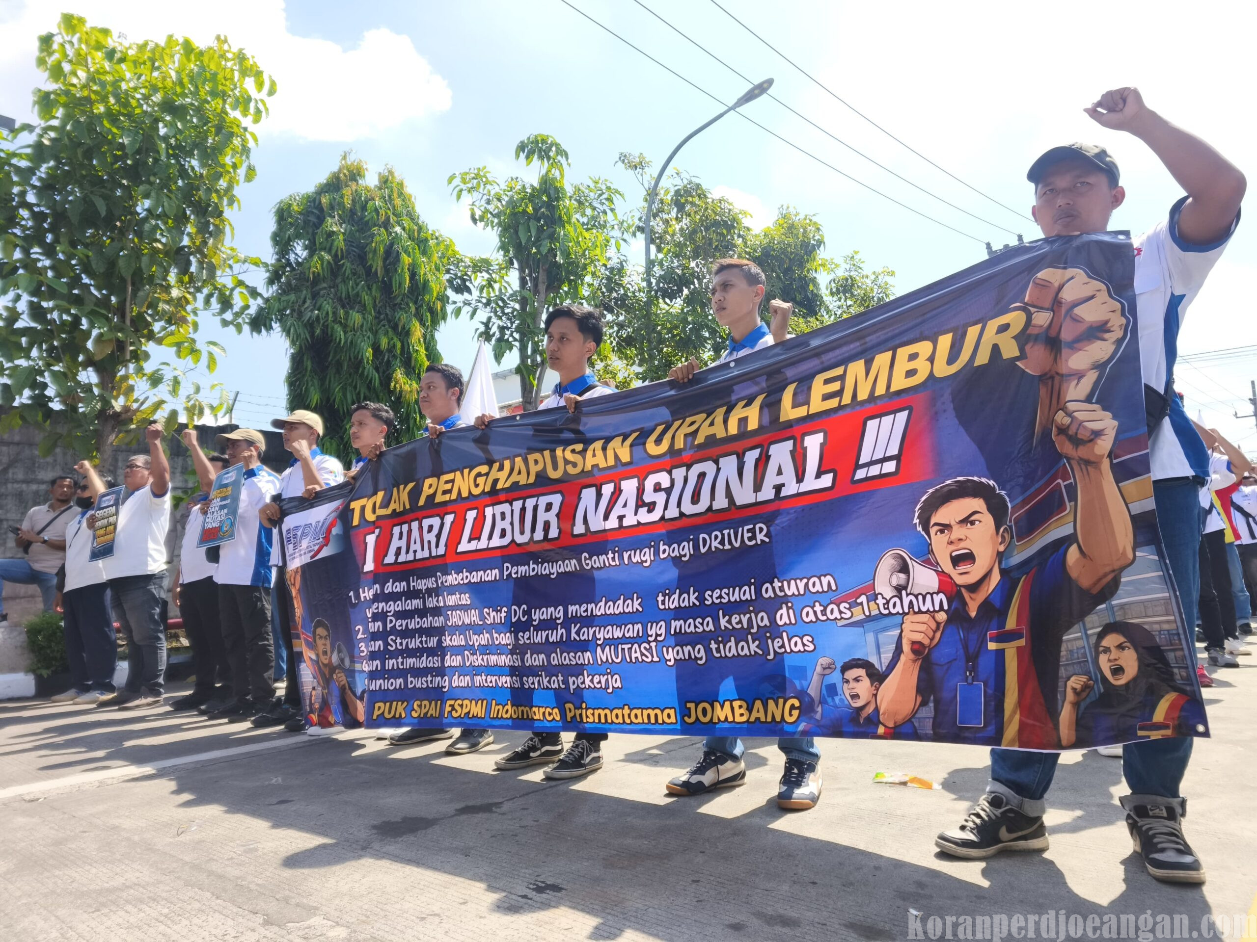 Tuntut Pembayaran Upah Lembur, FSPMI Unjukrasa di Indomaret Cabang Jombang