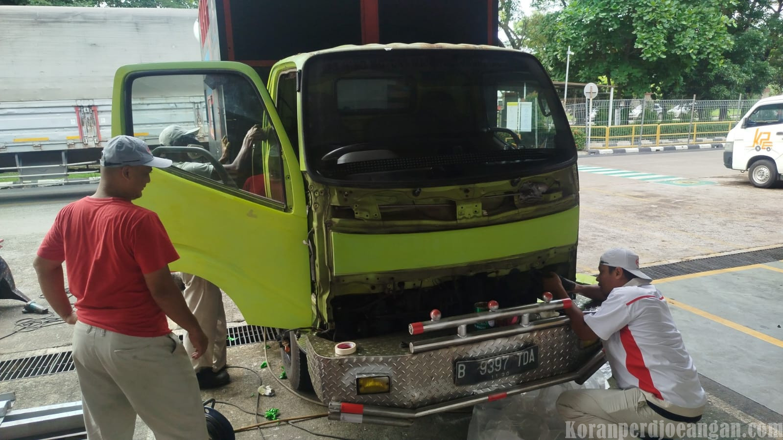 Mobil Komando FSPMI Dikandangin