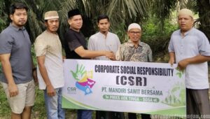 PT. MSB Aek Tinga Sembelih 2 Ekor Hewan Kurban