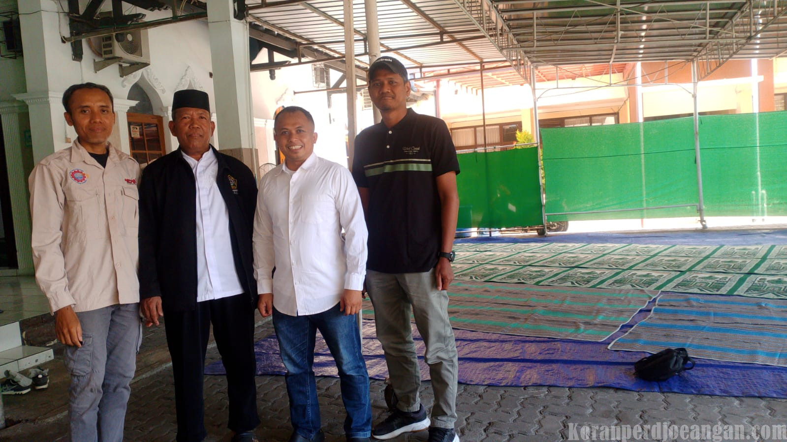 Disnakertrans Kota Semarang Fasilitasi Buruh untuk Sholat Jumat di Tengah Aksi May Day 2026