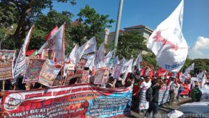 Buruh Jawa Tengah Suarakan Tuntutan Keadilan Sosial dan Kepastian Kerja di Momentum May Day 2026
