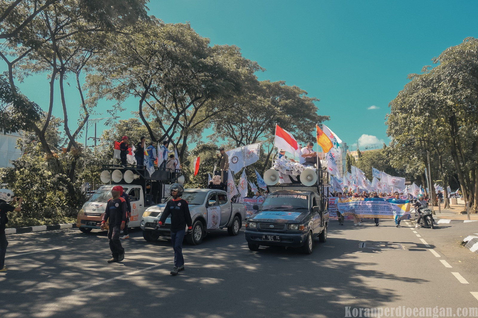 Buruh Jawa Tengah Gelar Long March ke DPRD Jateng, Bawa 15 Tuntutan