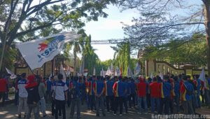 Bawa Laporan Pelanggaran Normatif Perusahaan, Sempat Diwarnai Saling Dorong Dengan Aparat