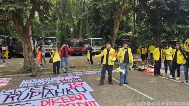 Mahasiswa Turun ke Jalan, Peringatkan Ancaman Bangkrutnya Ekonomi dan Demokrasi